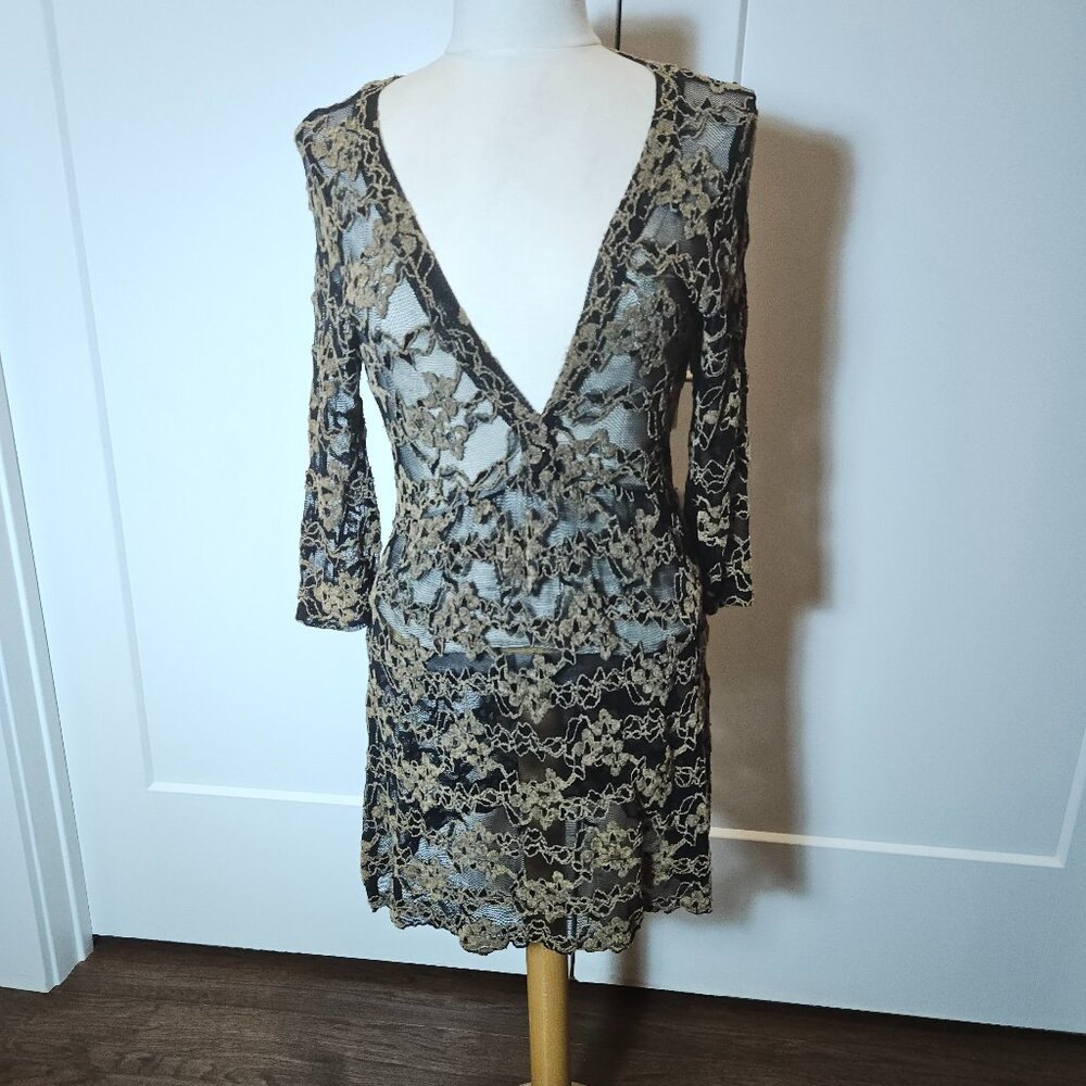 LACE MINI TO WEAR OVER YOUR FAVORITES (see example)